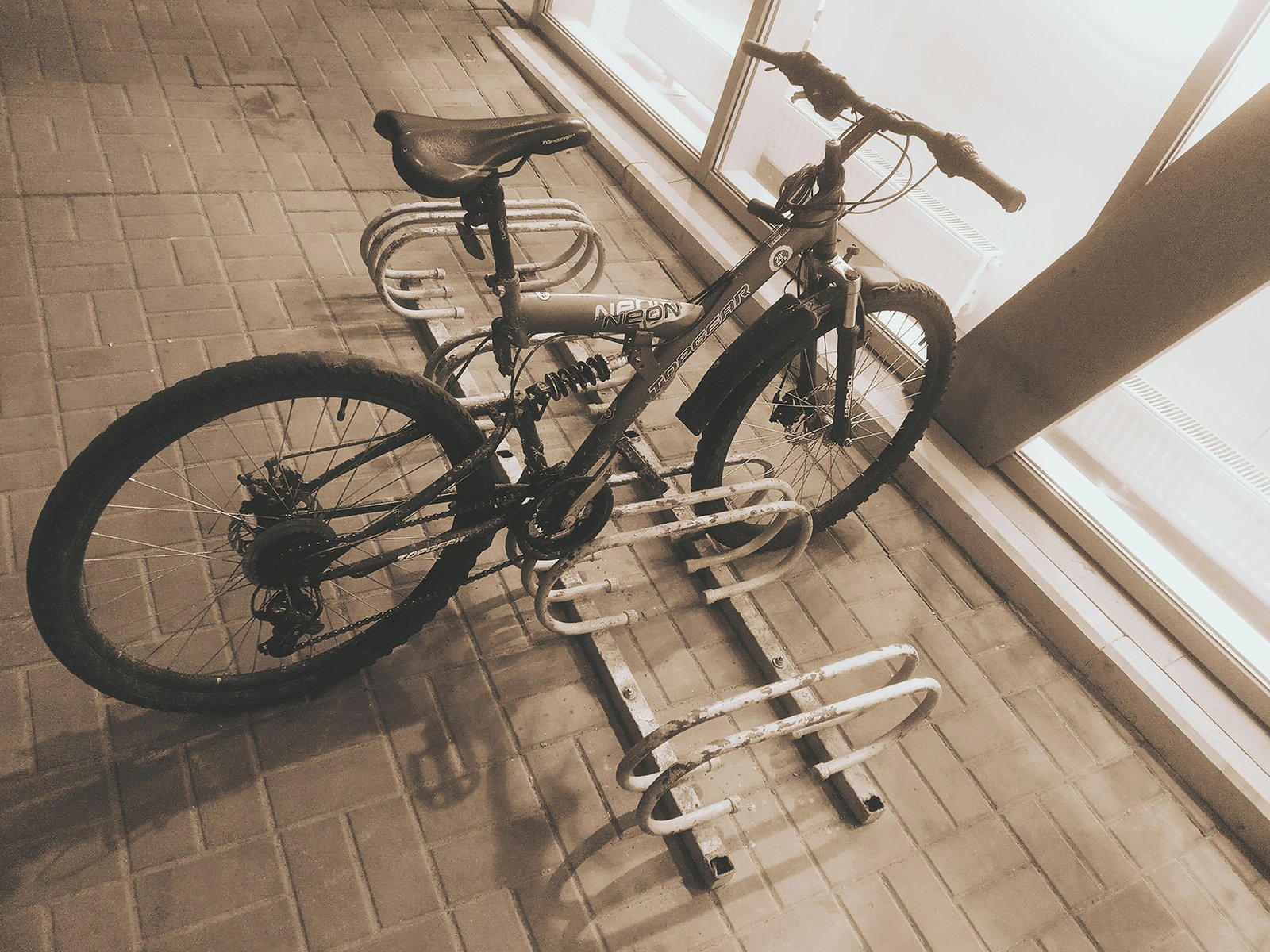 Neue Fahrradbremse an einem Fahrrad